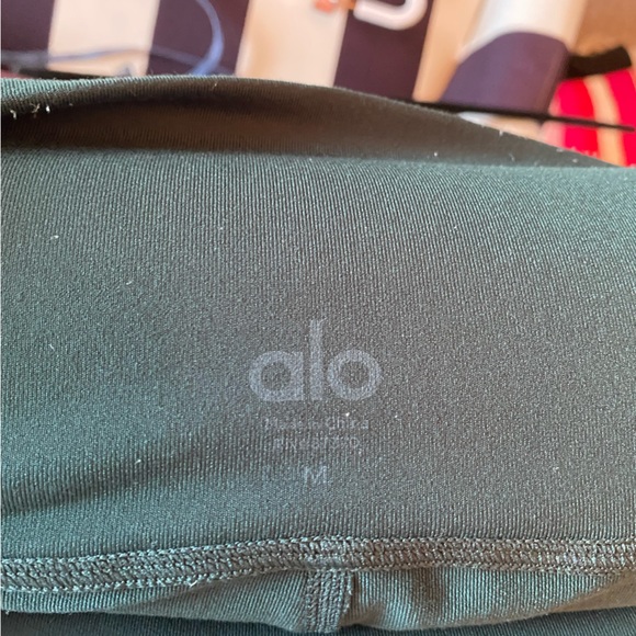ALO Leggings - Picture 4 of 4
